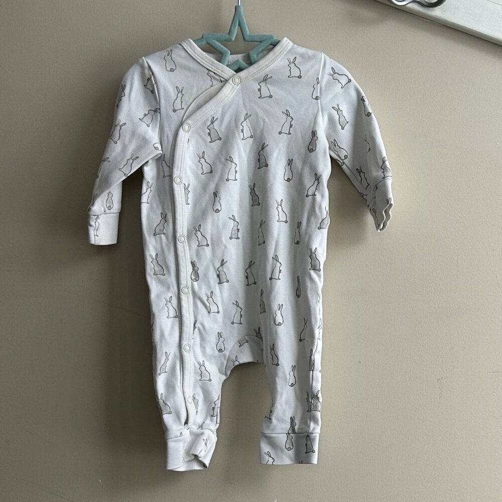 🐇🤍 Pehr Baby Buttoned Sleeper – 6–12M 🤍🐇